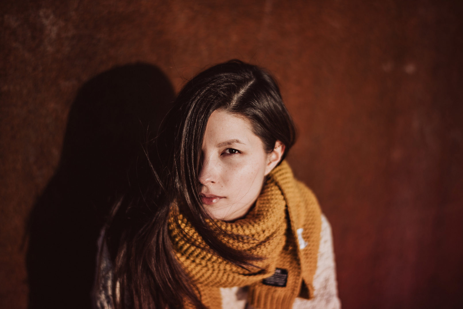 Portraits im Hafen Mannheim mit Akina ohne Wind