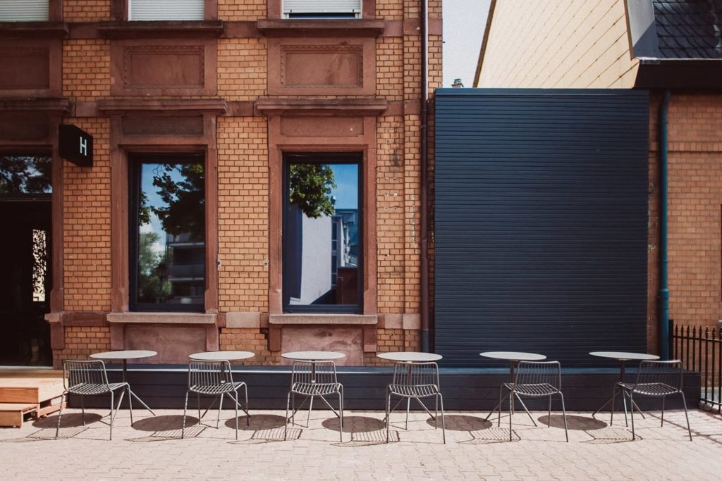 Außenansicht einer Bar in Mannheim