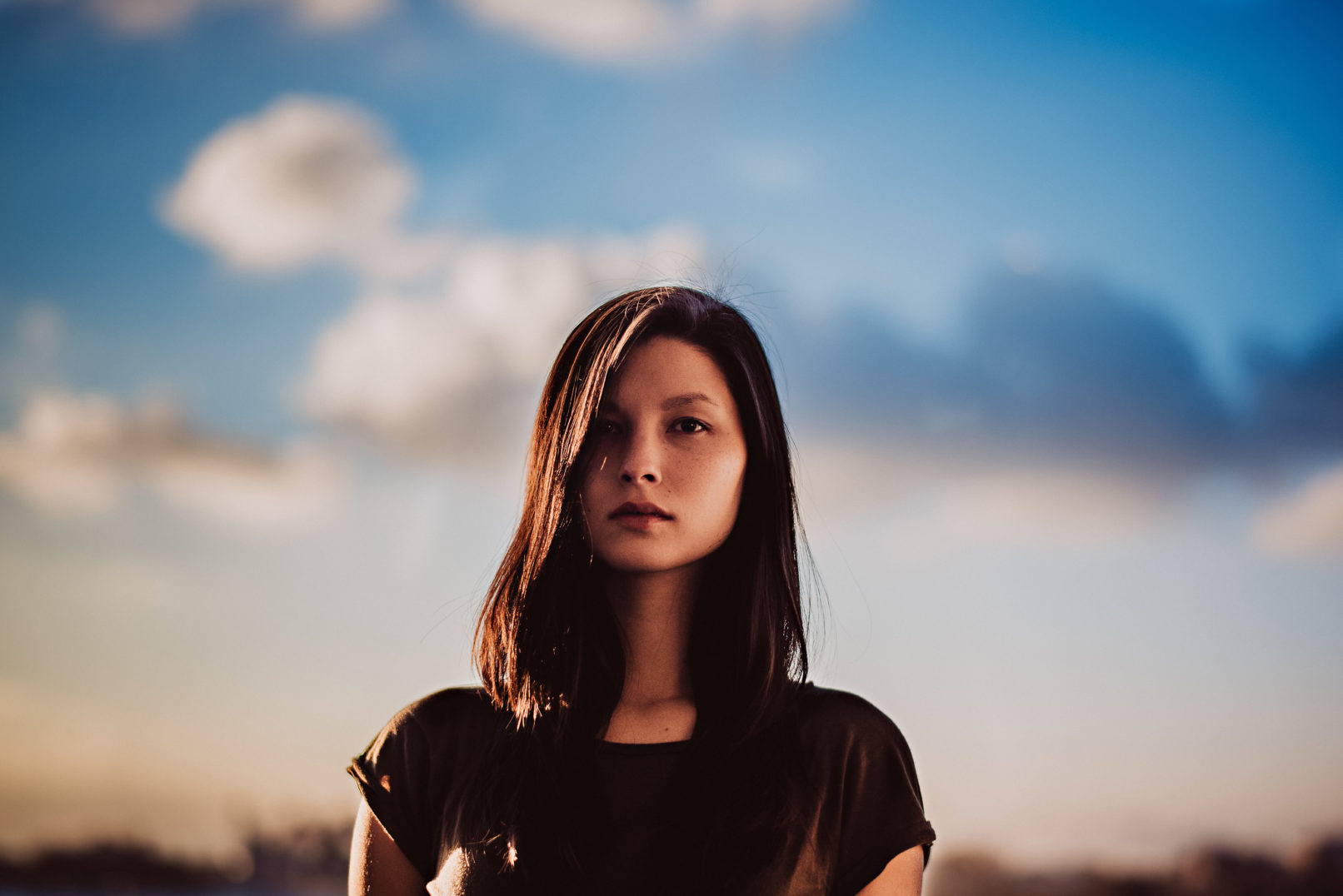 Portraits im Hafen Mannheim mit Akina Wolken